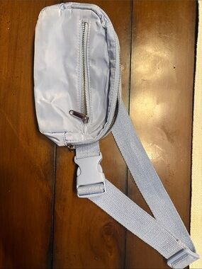 wild fable Light Blue Crossbody Waist Bag